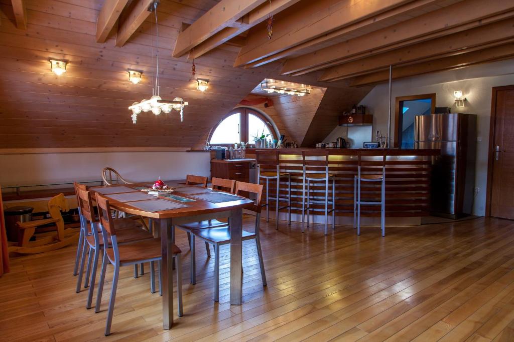 Апартаменты (Апартаменты с 3 спальнями), Penzion u Pejtrika