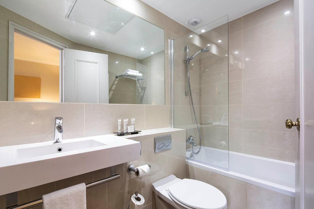 Двухместный (Двухместный номер Делюкс с крыльцом), Hôtel Galileo Champs Elysées