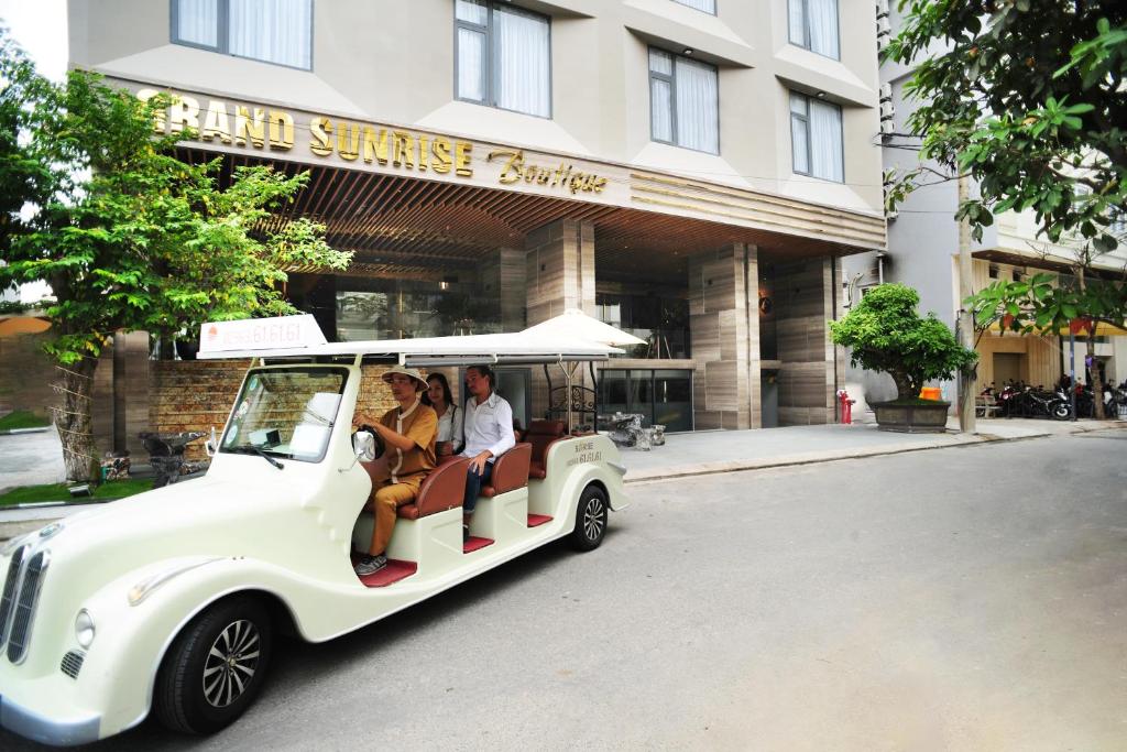 Grand Sunrise Boutique Hotel
