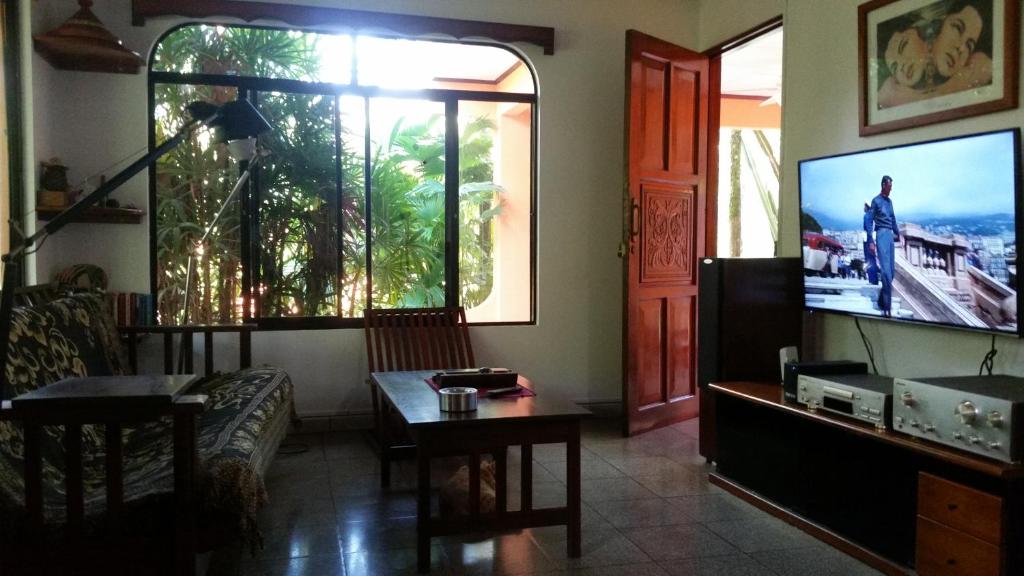 Embassy House photo 3