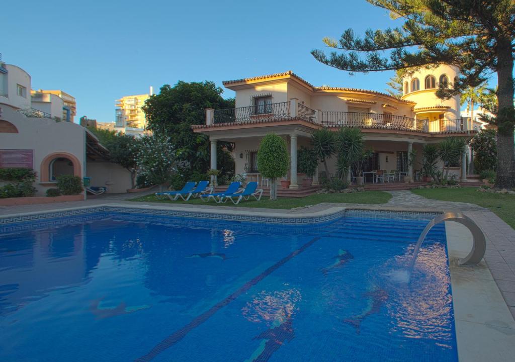 Estepona Seafront Apartment photo 1