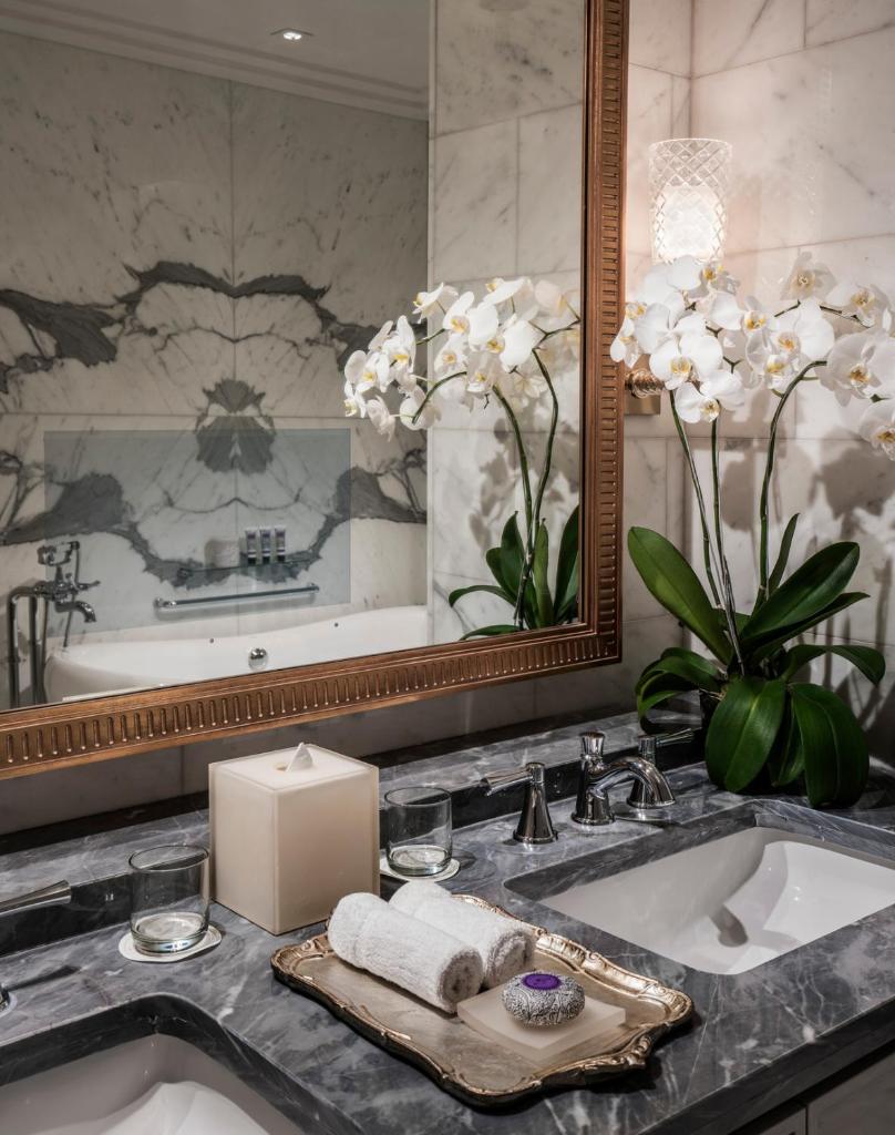 Сьюит (Представительский люкс с кроватью размера «king-size»), Four Seasons Hotel Jakarta