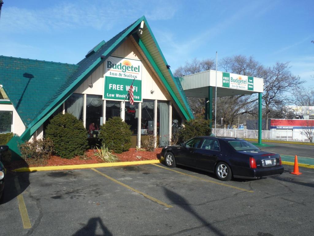 Budgetel Inn & Suites Hotel image