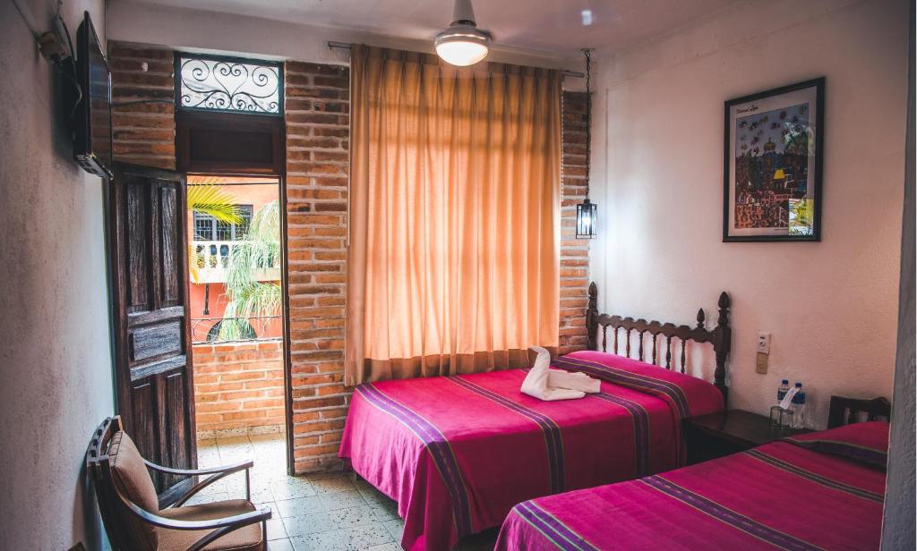 Трехместный (Стандартный номер с 2 двуспальными кроватями, балкон), Hotel Villa del Mar Tradicional