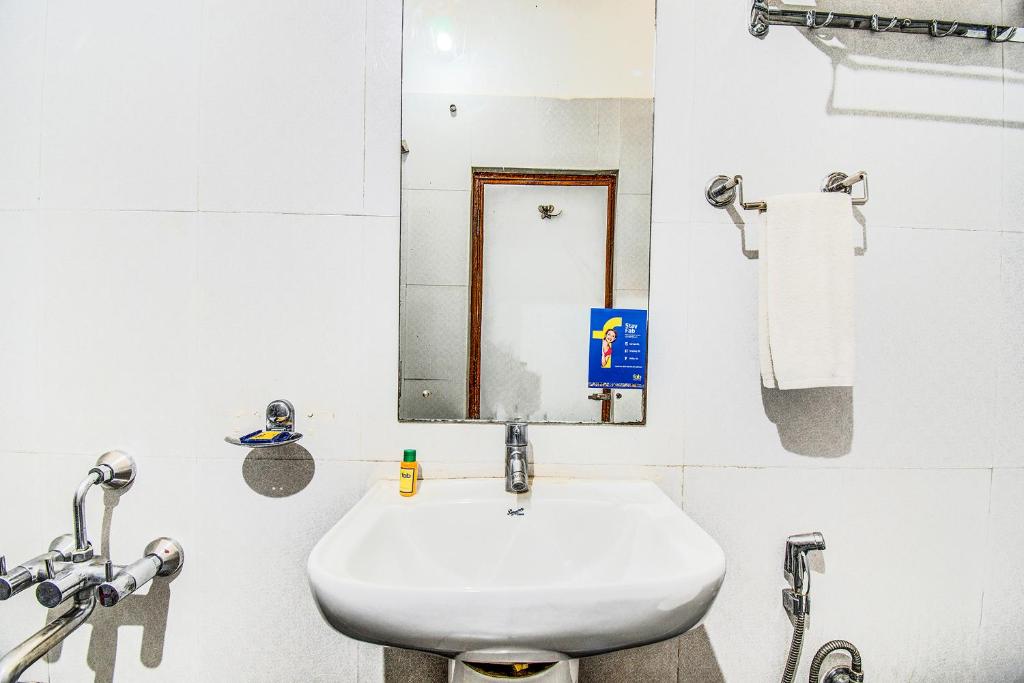 Одноместный ([Sanitised]Standard Single Room), FabHotel Scarlet Marathahalli