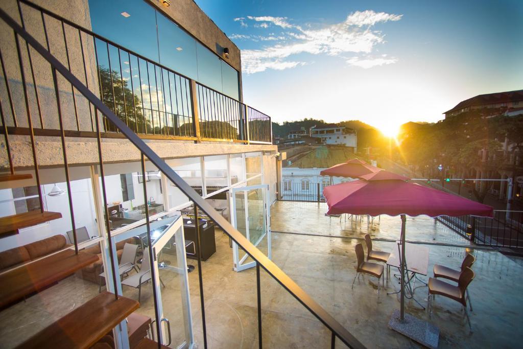 Трехместный (Impala Superior Suite With Mountain & City View), Impala City Hotel and Hostel Kandy 50