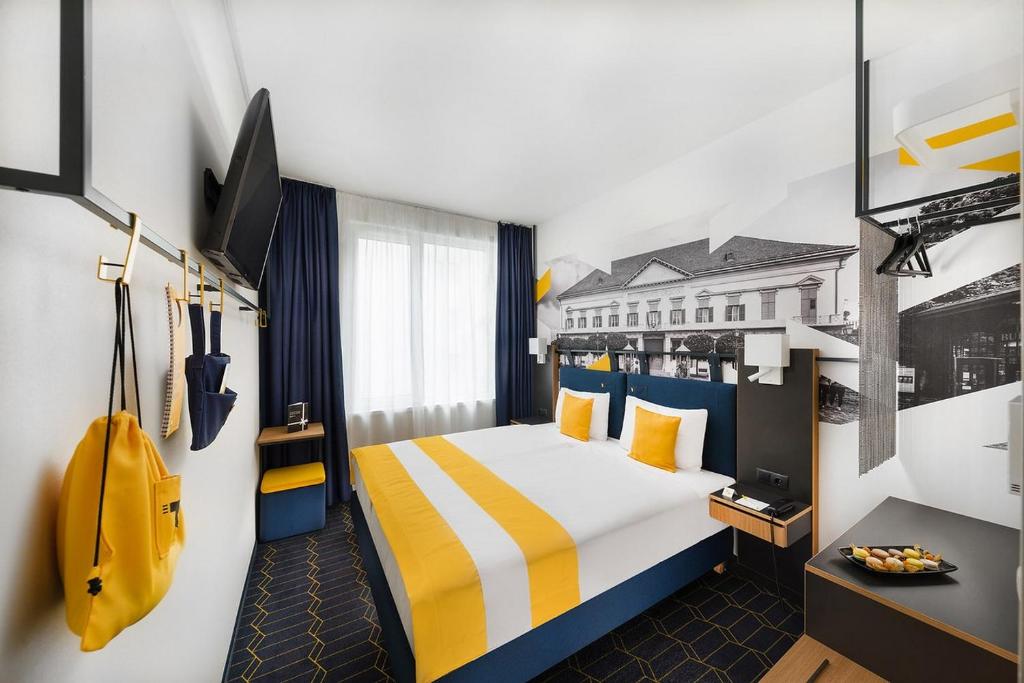 Двухместный (Стандартный двухместный номер с 1 кроватью), D8 Hotel