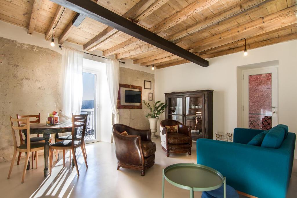MOLTRASIO GEM photo 1