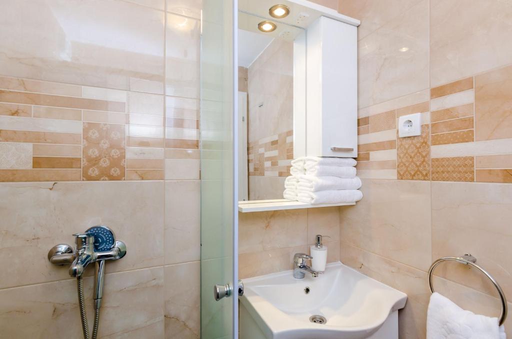 Двухместный (Двухуровневый двухместный номер с 1 кроватью), Rooms Baza