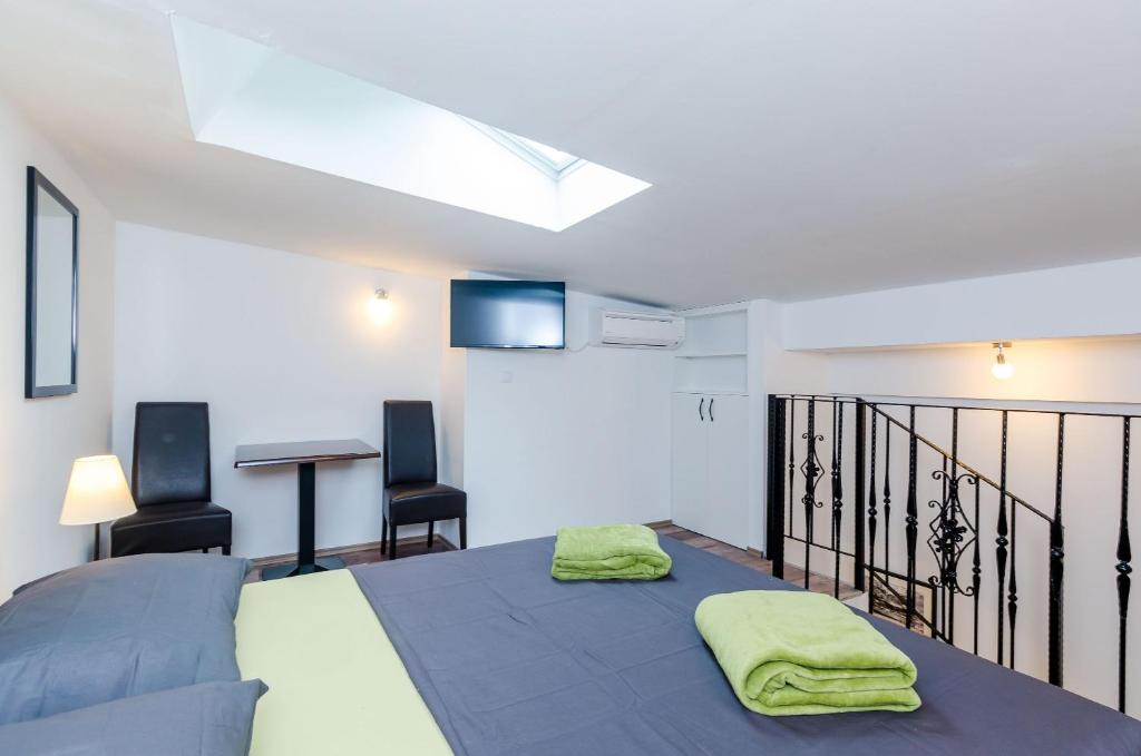 Двухместный (Двухуровневый двухместный номер с 1 кроватью), Rooms Baza