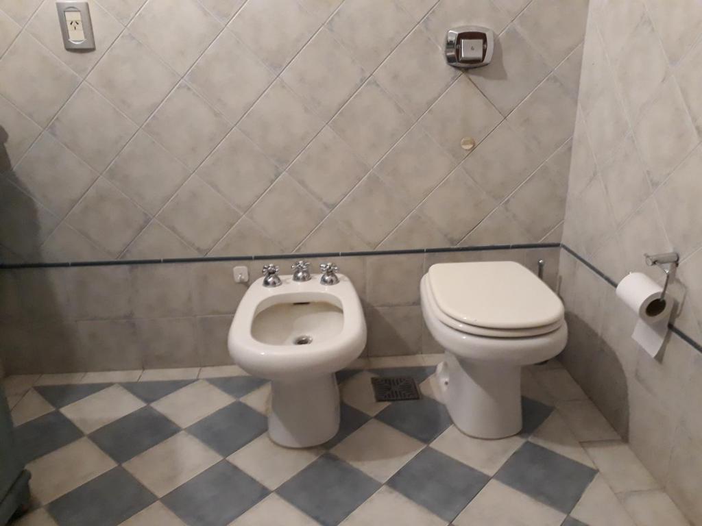 Habitación doble privada amplia en dolares photo 1