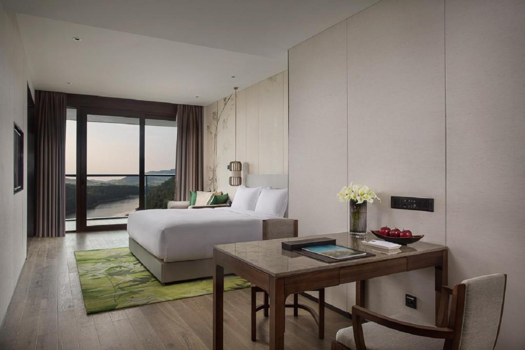Banyan Tree Anji Room Type - Suite with Lake View