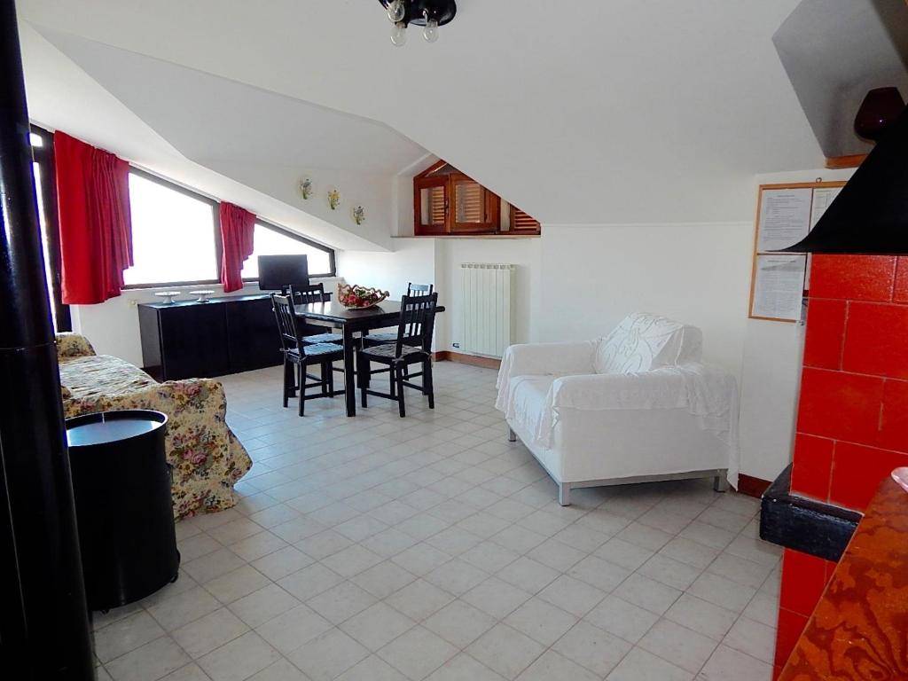 M170 - Marcelli, meravigliosa mansarda sul mare photo 3