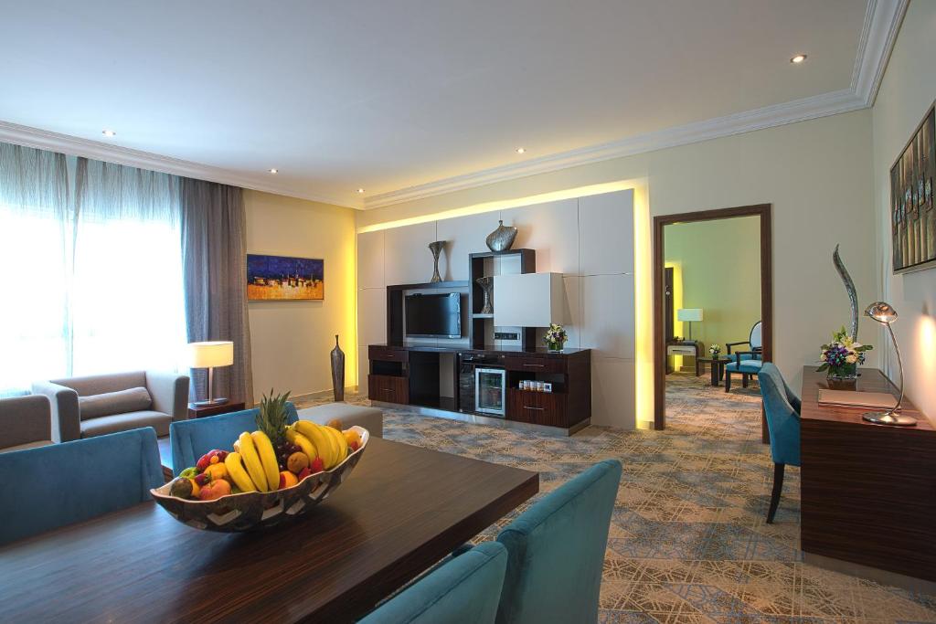 Сьюит (Представительский люкс с 1 спальней), Отель Auris Plaza Hotel