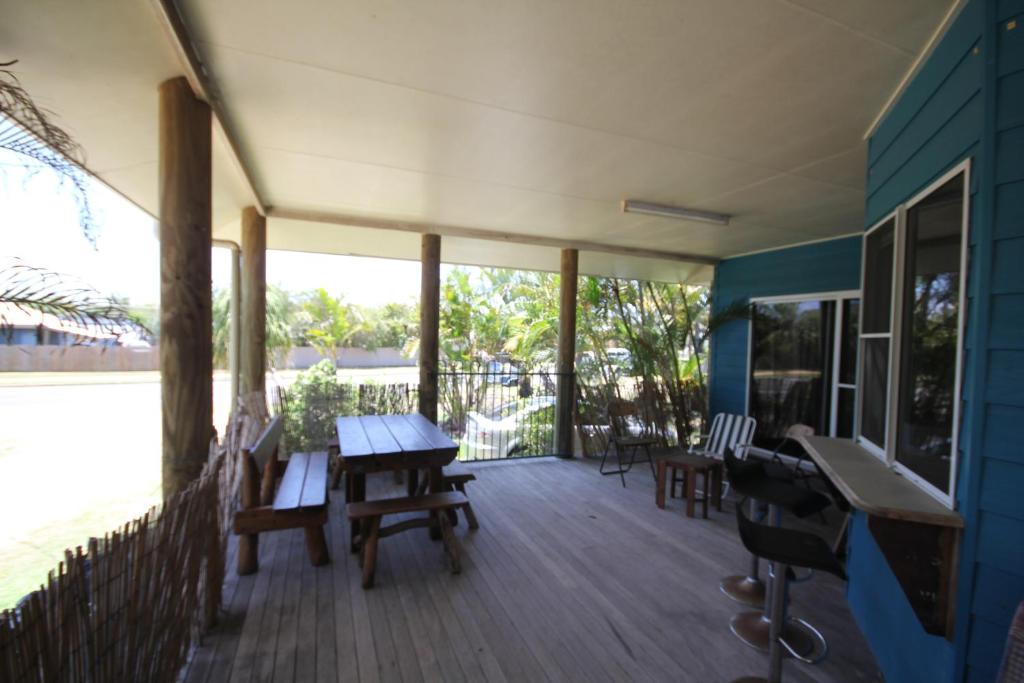 CASTAWAY BEACH HOUSE- NO Parties - NO Pets photo 3