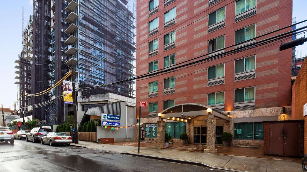 Best Western Queens Court Hotel image