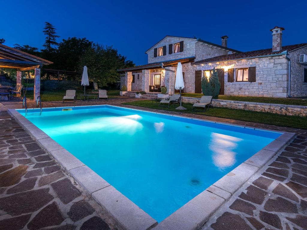 Elegant Villa in Istria with Outdoor Pool photo 2