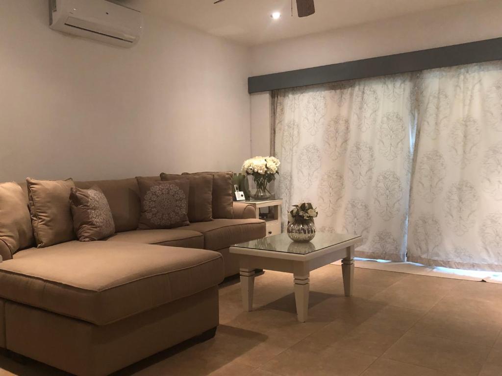 Brownes Condominium 1 photo 3