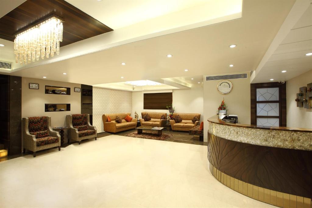 Hotel Suba Palace photo 2