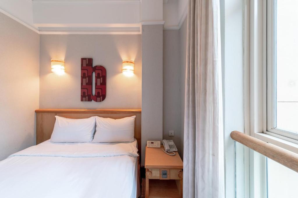 Двухместный (Улучшенный номер с кроватью размера «queen-size»), Hotel Bencoolen Singapore