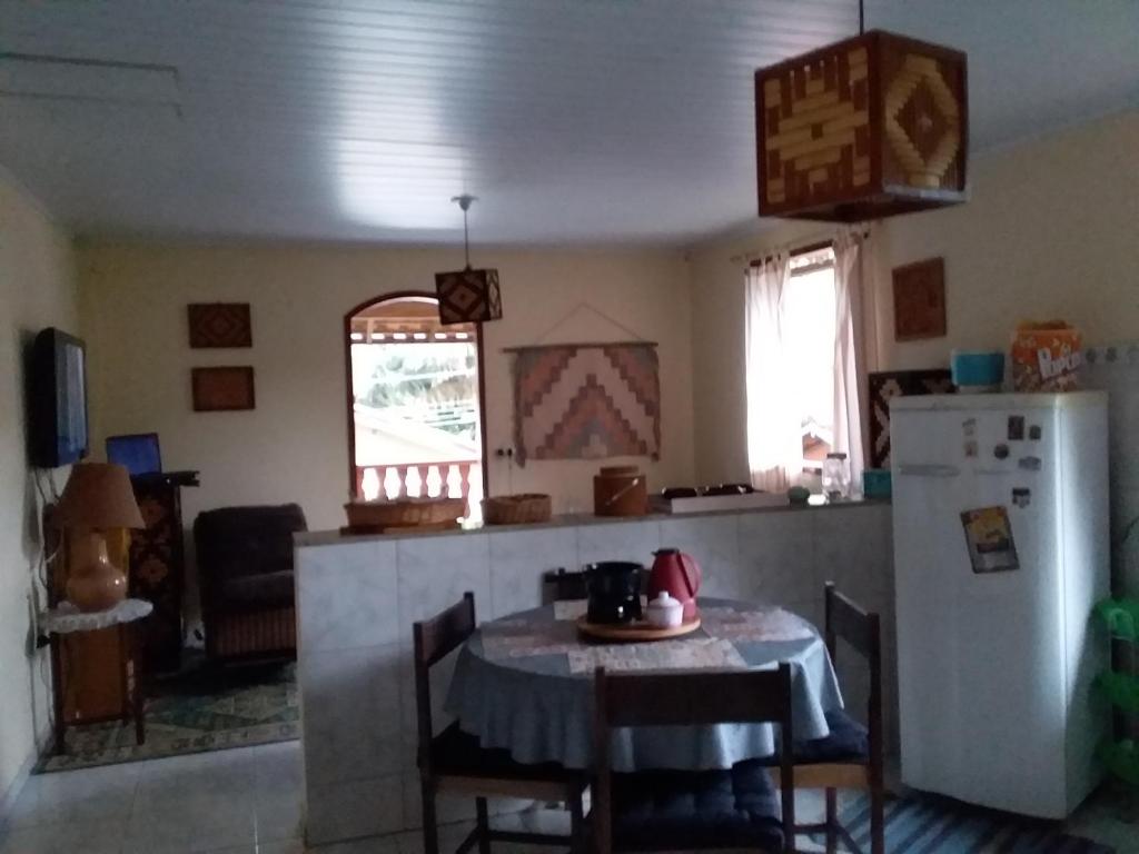 Casa na Vila de Lumiar perto poço de rio wi-fi Próximo ao Centro