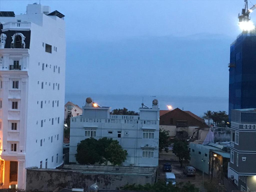 GOLD HOTEL