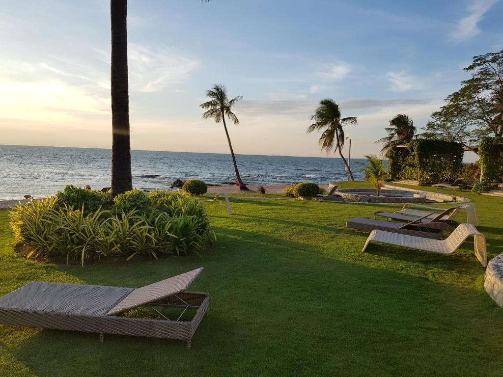 Beach Front Condominium at The Palm Wongamat photo 3
