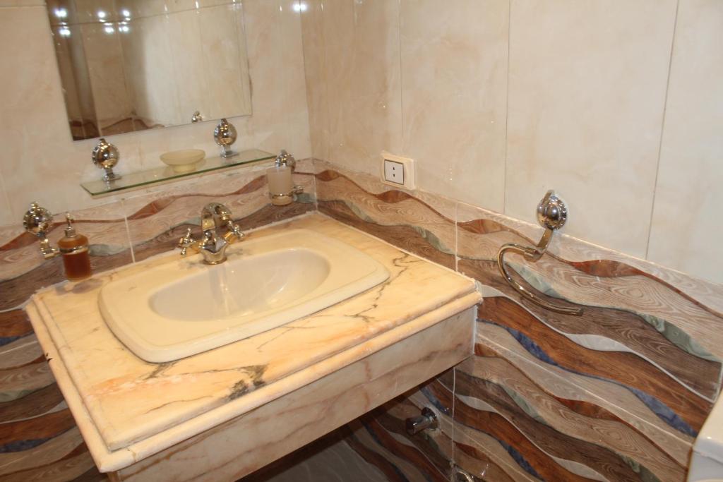 Двухместный (Номер Делюкс с кроватью размера «queen-size»), Tahrir Hostel