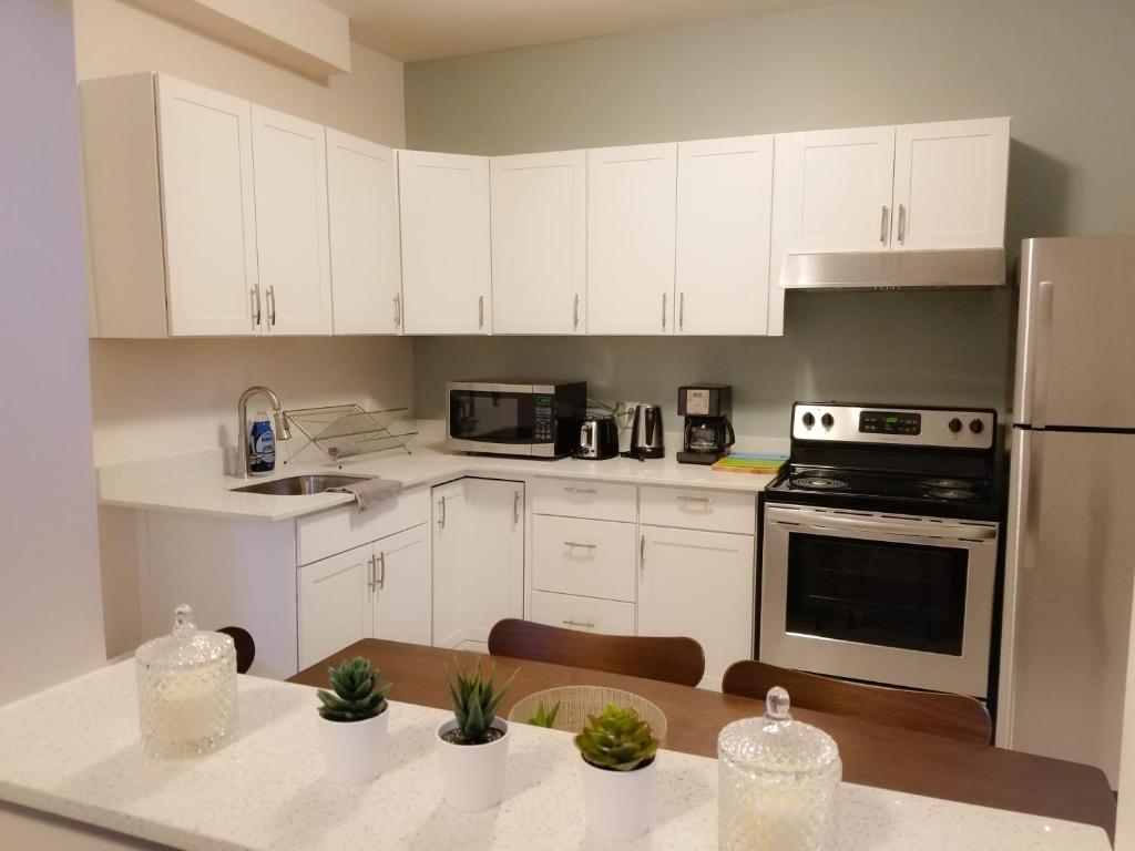 Charlotte Suites- Downtown photo 3