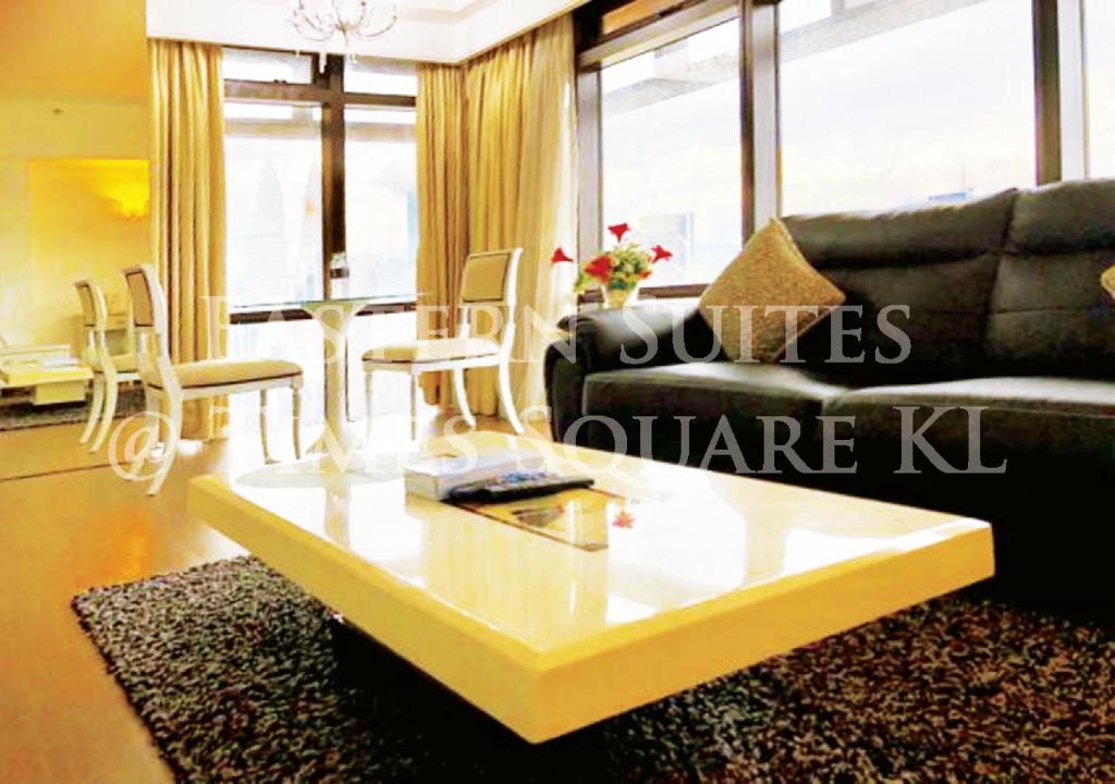 Апартаменты (Family King Suite with Pool View (with Late Checkout)), Eastern Suites @ Times Square KL