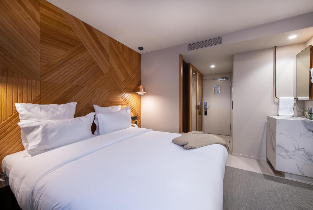 Двухместный (Улучшенный двухместный номер с 1 кроватью), 9Hotel Paquis