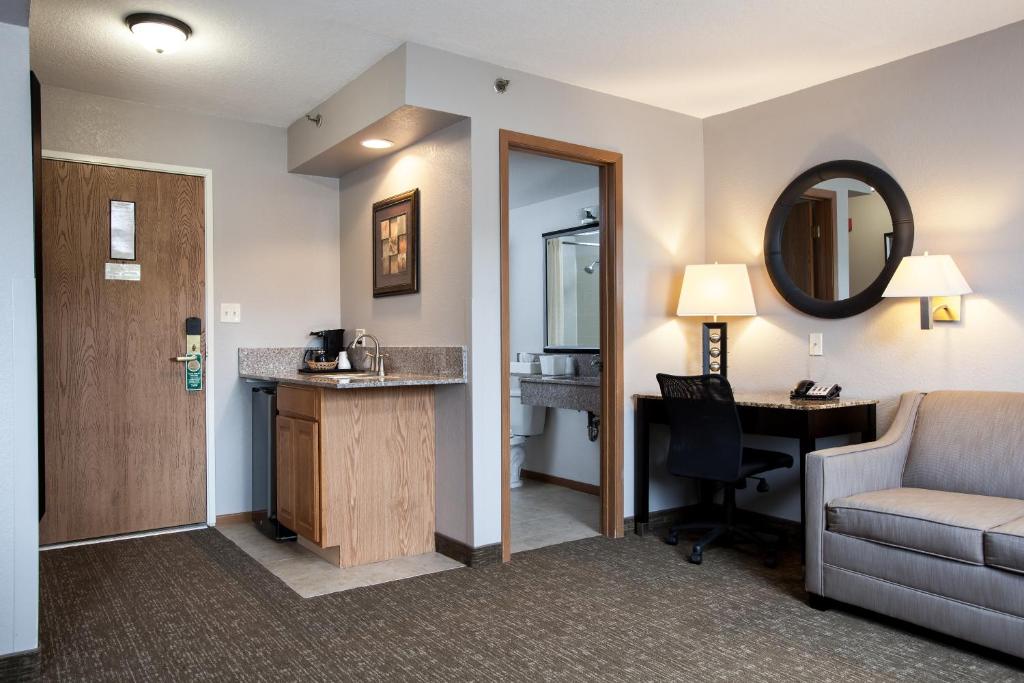Heartland Inn Coralville photo 1