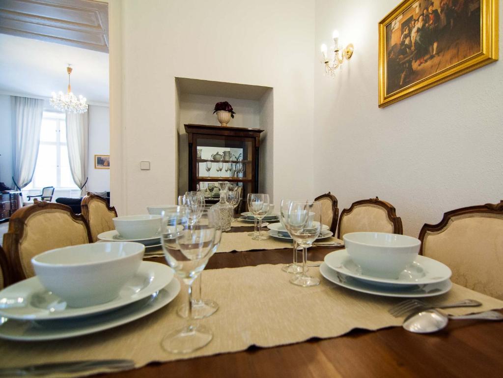 Апартаменты (Апартаменты с 3 спальнями: Kurrentgasse 10, 1010 Вена), Elegant Vienna