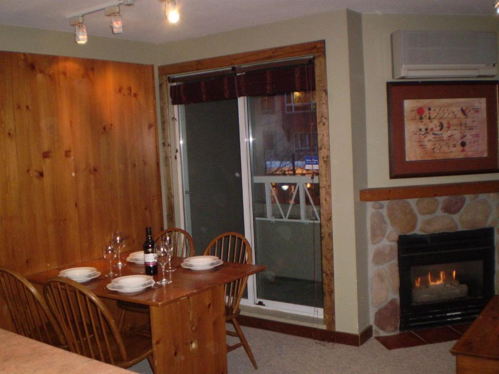 Studio suite located in the heart of Whistler village photo 2