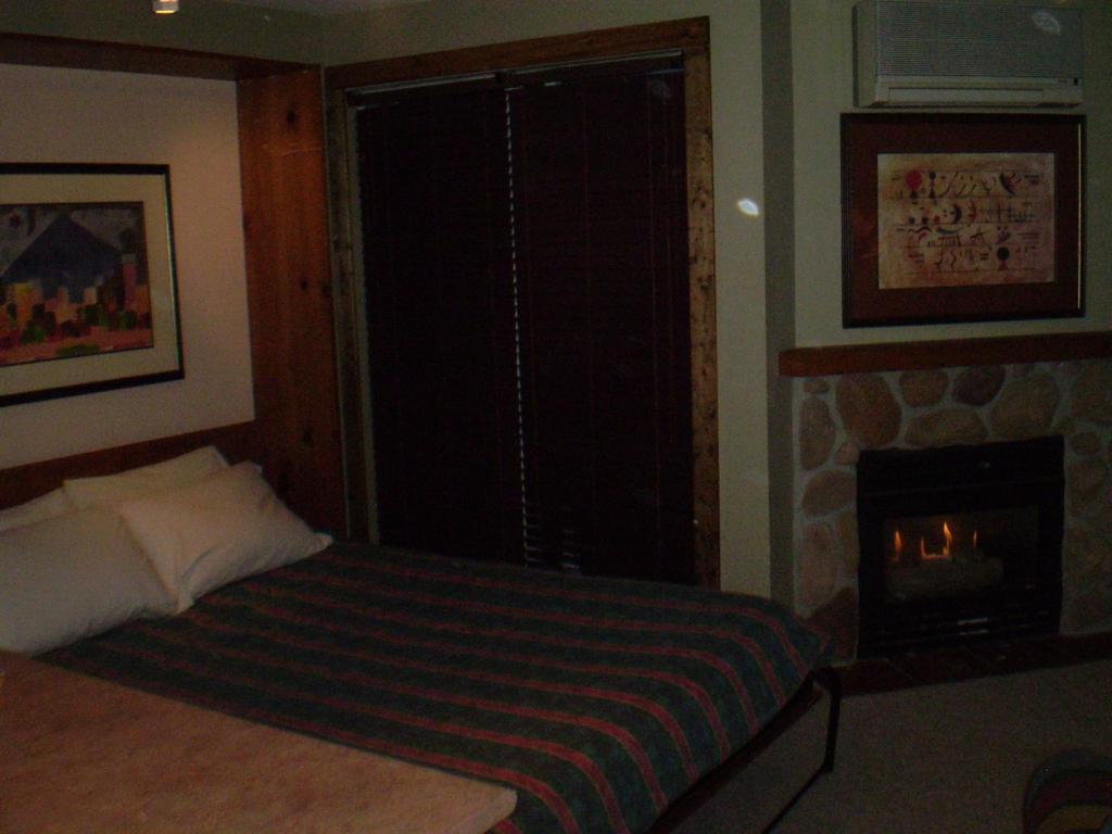 Studio suite located in the heart of Whistler village photo 3