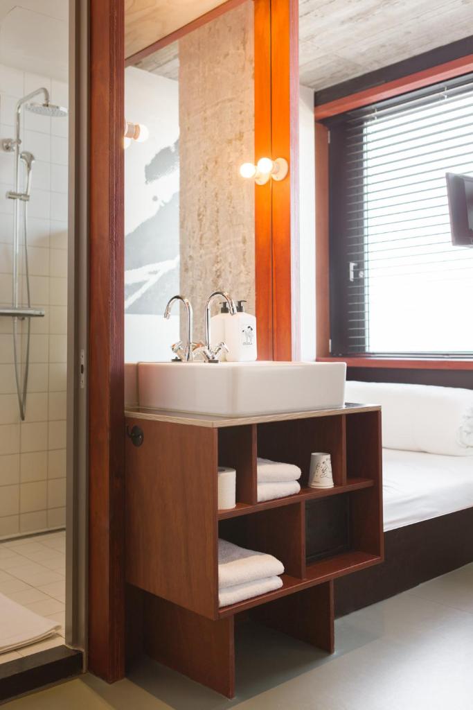 Двухместный (Небольшой двухместный номер с 1 кроватью), Volkshotel