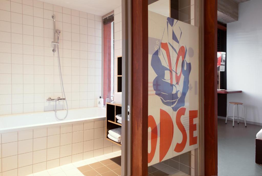 Четырехместный (Четырехместный номер с ванной), Volkshotel