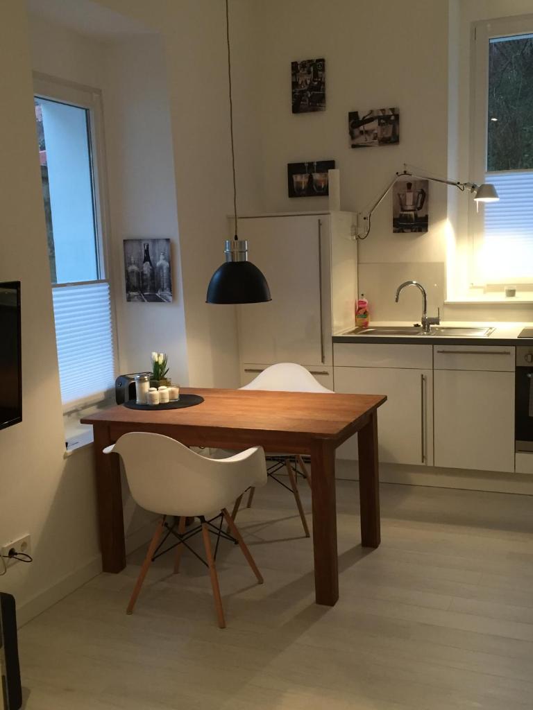 Apart-ment 84