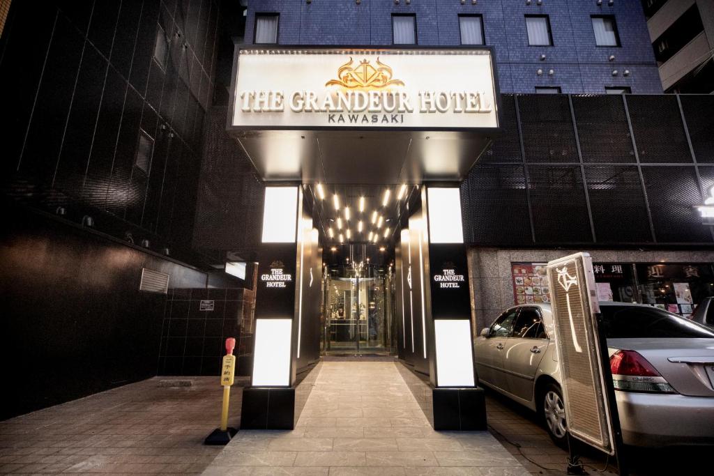 The Grandeur Hotel photo 2