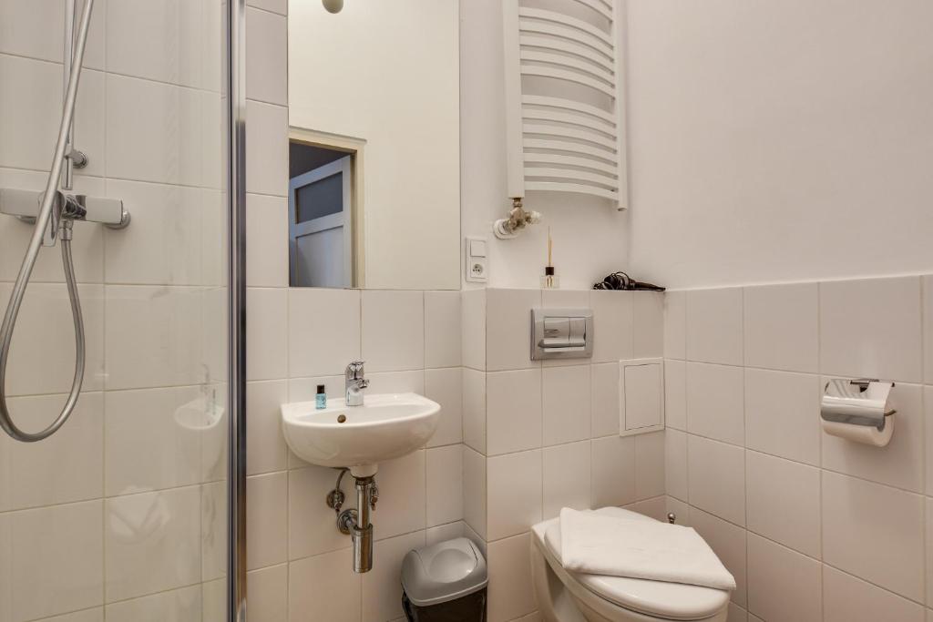 Одноместный (Одноместный номер с собственной ванной комнатой), Sentral Apartments