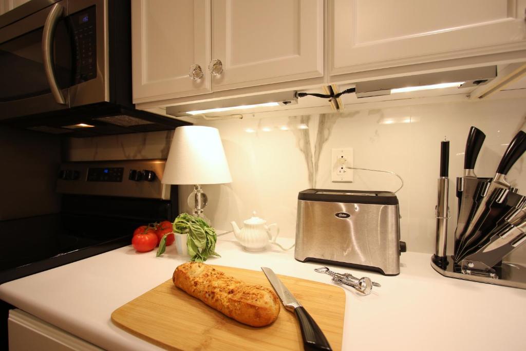 Water Street and HarborGate Condos & Studios photo 2