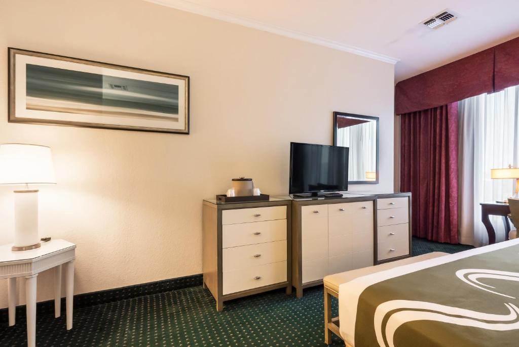 Quality Inn & Suites Conference Center photo 4