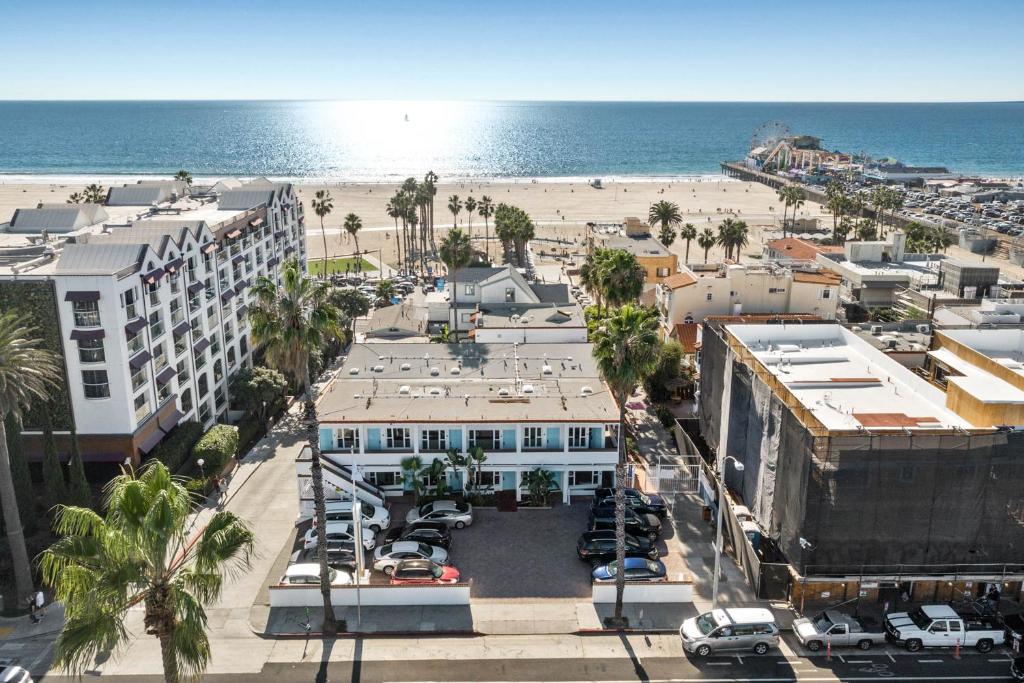 Sea Blue Hotel image