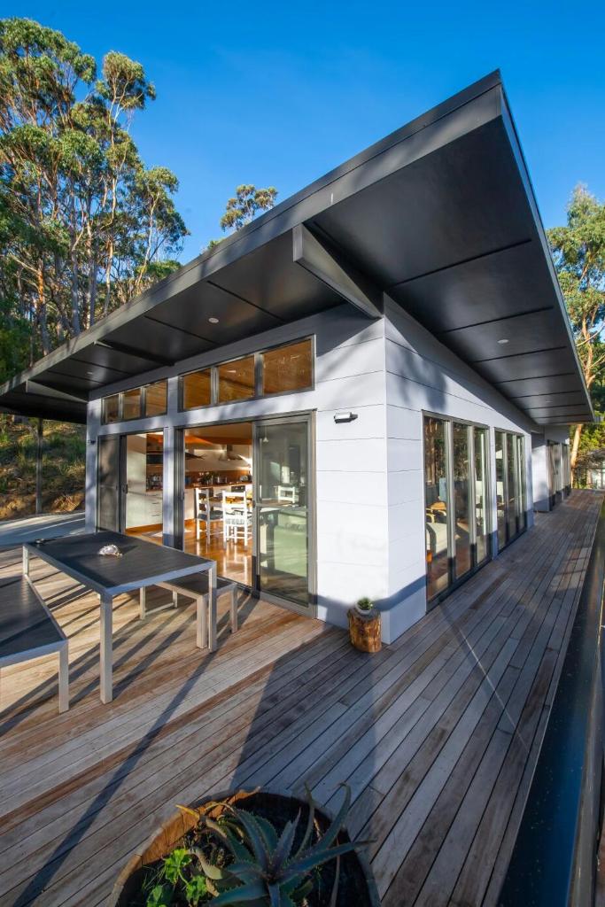 Adventure Bay Beach House photo 2
