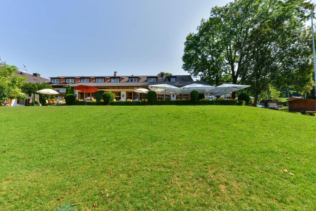 Landhotel Huber am See photo 1