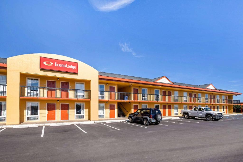 Econo Lodge image