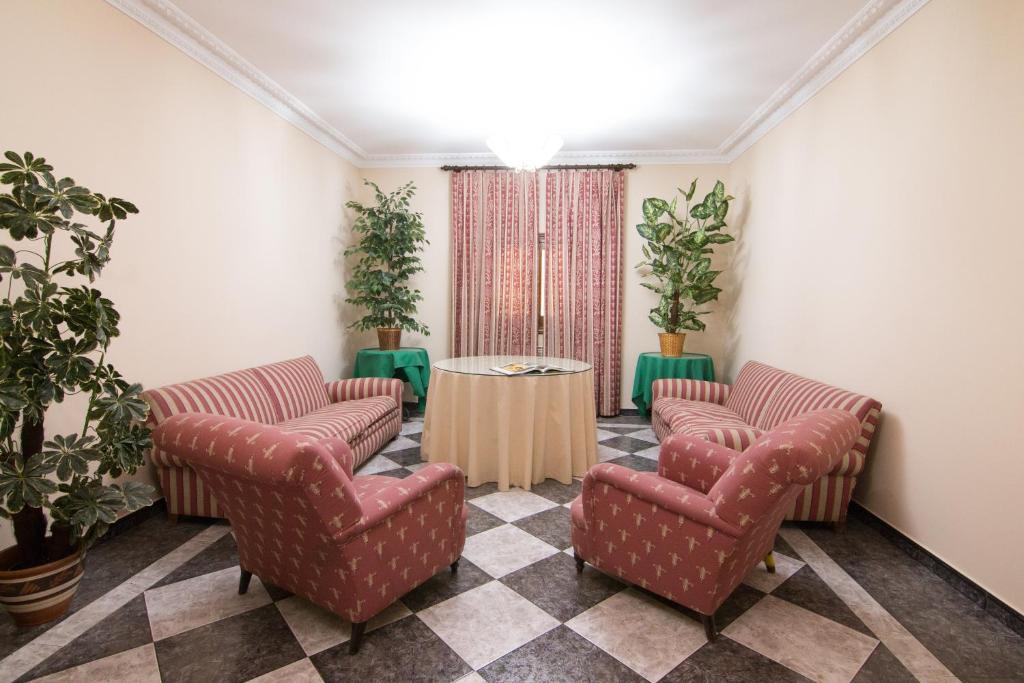 Hostal Santa Ana photo 3
