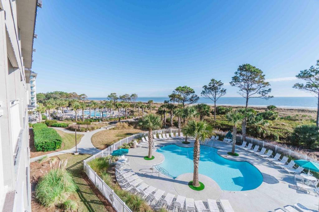 Stunning Views!!-Oceanfront Villa-Heated Pool-Private Balcony-Tiki Bar-Walk to Coligny Plaza image