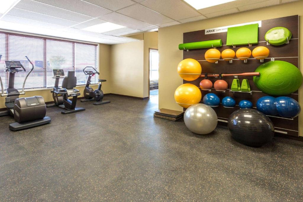 Microtel Inn & Suites by Wyndham Whitecourt photo 4
