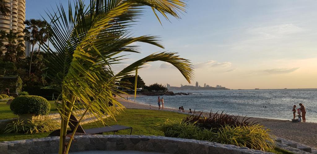 Beach Front Condominium at The Palm Wongamat photo 4